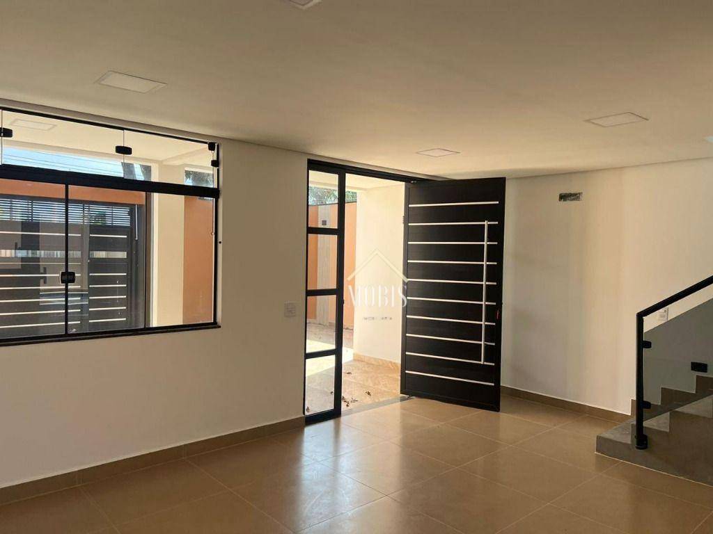 Casa à venda com 3 quartos, 126m² - Foto 11