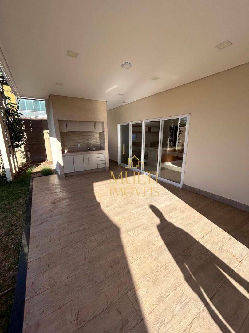 Casa à venda com 3 quartos, 220m² - Foto 4