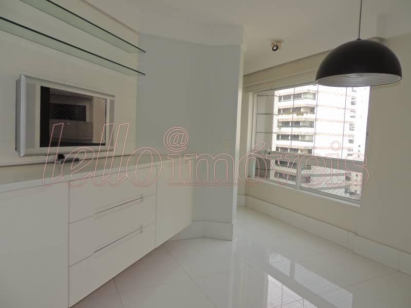 Apartamento à venda com 3 quartos, 208m² - Foto 9