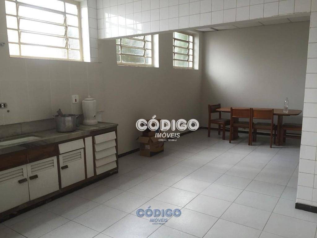 Casa à venda e aluguel com 5 quartos, 800m² - Foto 2