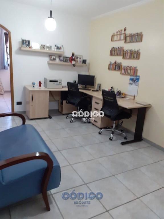 Casa à venda com 3 quartos, 300m² - Foto 10