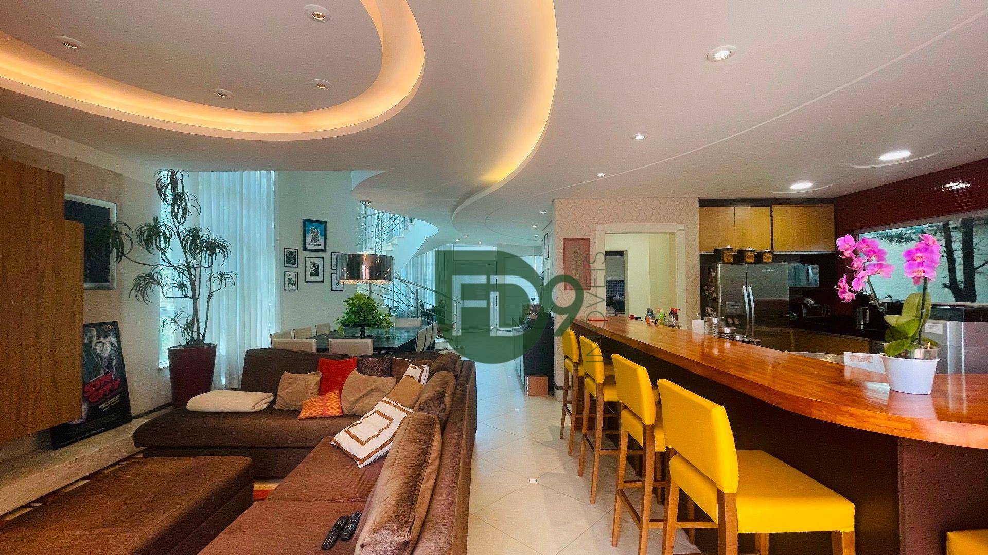 Casa de Condomínio à venda com 3 quartos, 390m² - Foto 1