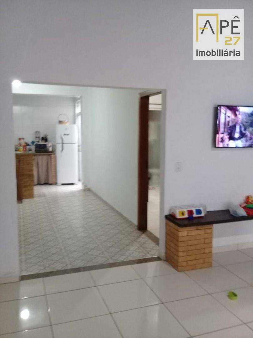 Casa à venda com 2 quartos, 180m² - Foto 3