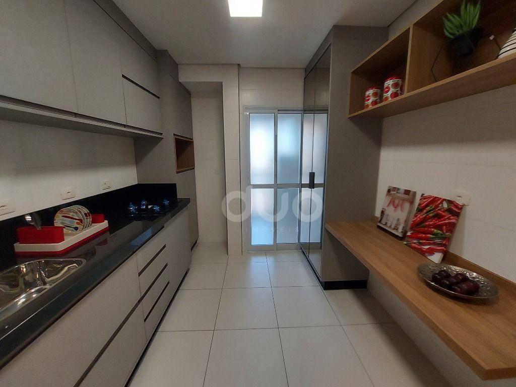 Apartamento à venda com 3 quartos, 98m² - Foto 1