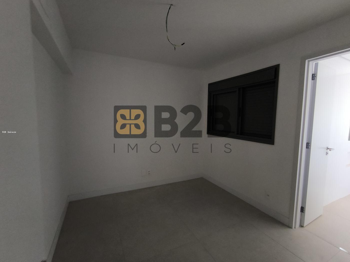 Apartamento à venda com 3 quartos, 117m² - Foto 4