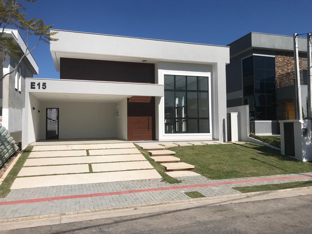 Casa à venda com 3 quartos, 370m² - Foto 2