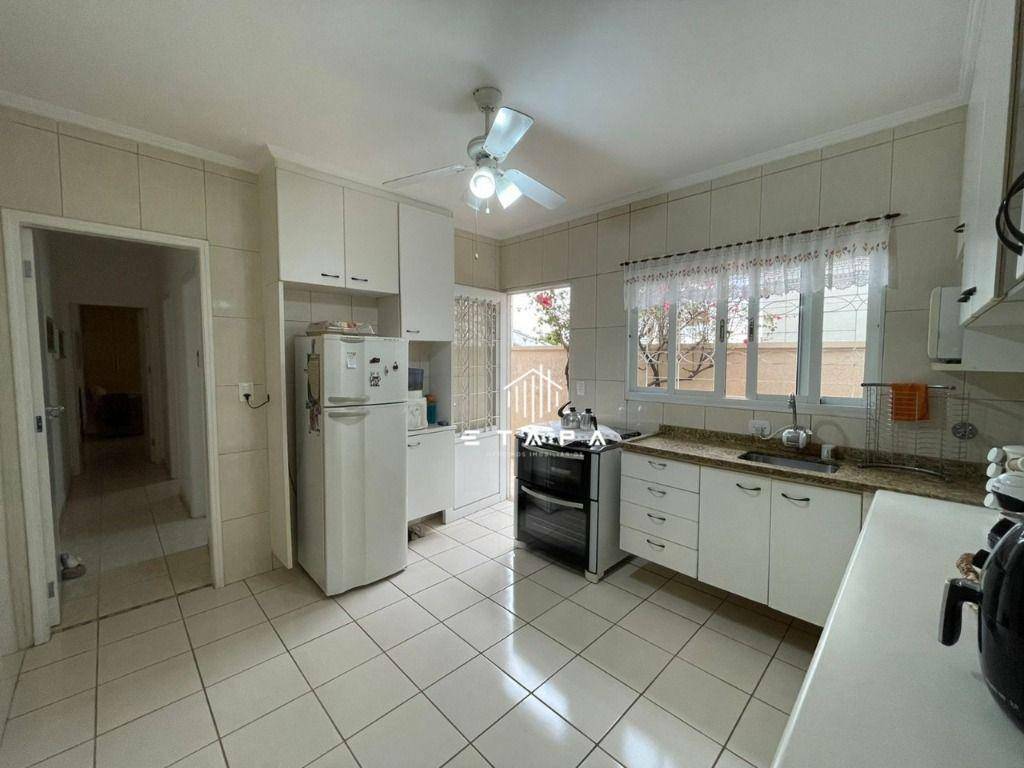 Casa à venda com 3 quartos, 170m² - Foto 8