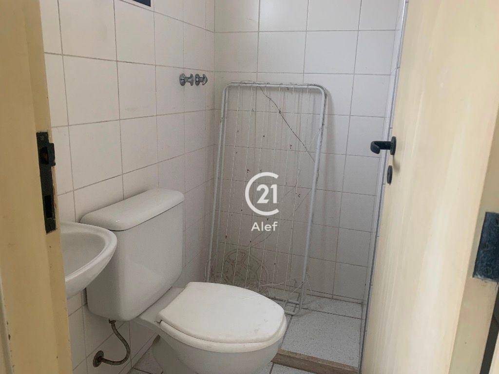 Apartamento para alugar com 3 quartos, 130m² - Foto 16