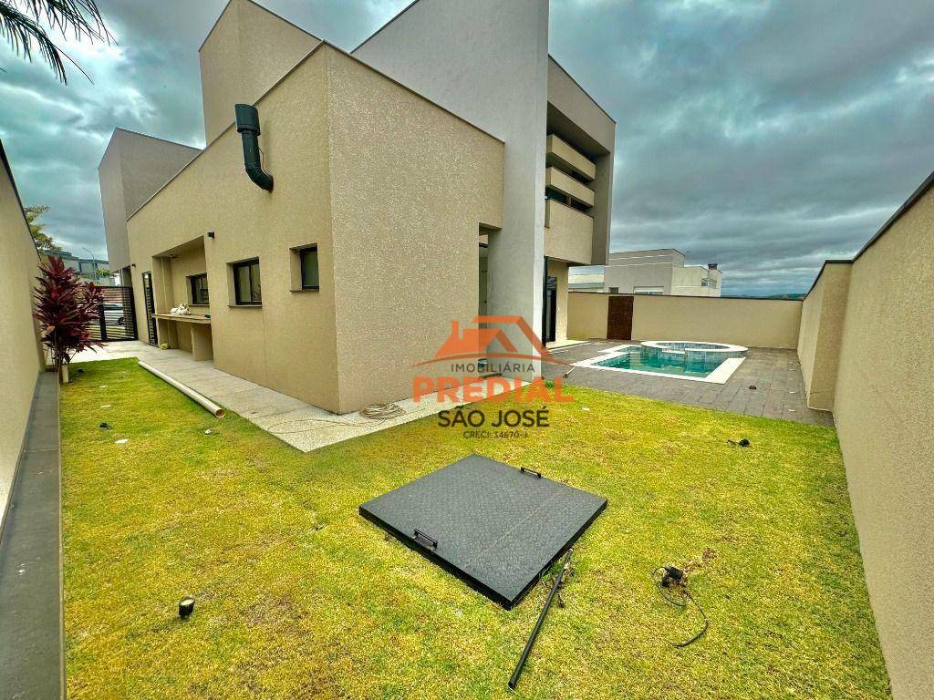 Casa de Condomínio à venda com 4 quartos, 369m² - Foto 2