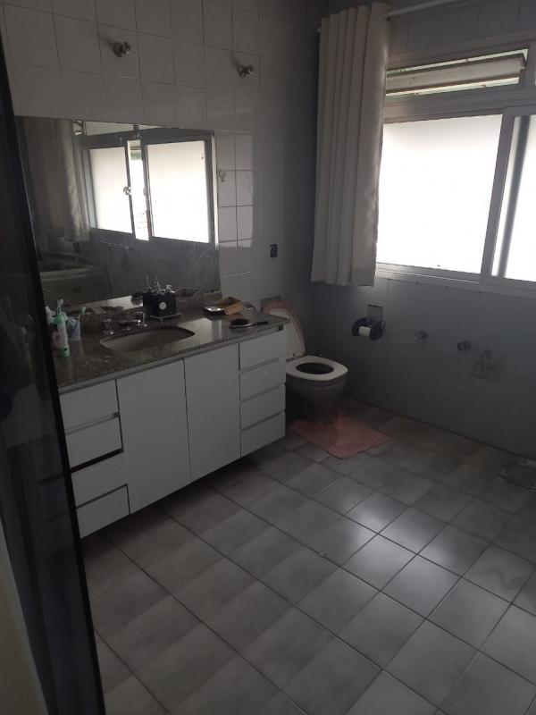 Sobrado à venda com 3 quartos, 190m² - Foto 2