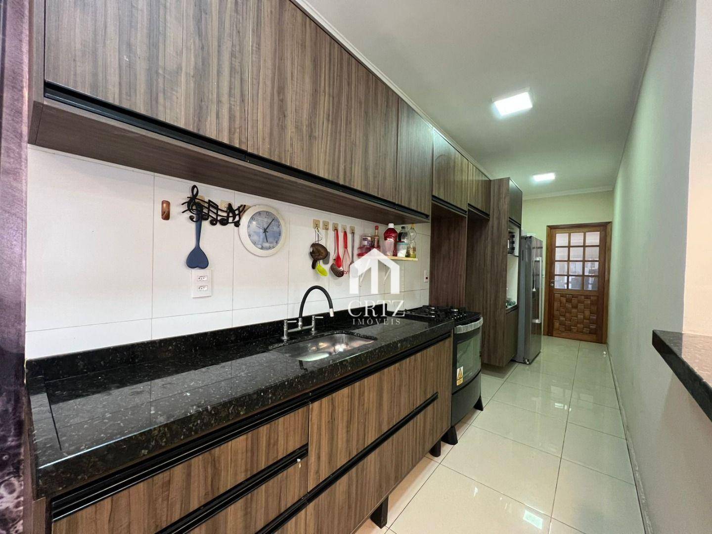 Casa, 3 quartos, 181 m² - Foto 2