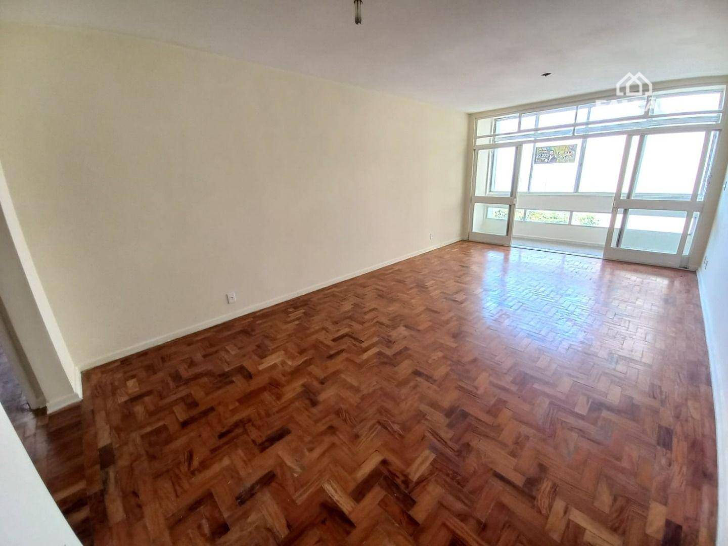 Apartamento à venda com 3 quartos, 150m² - Foto 2