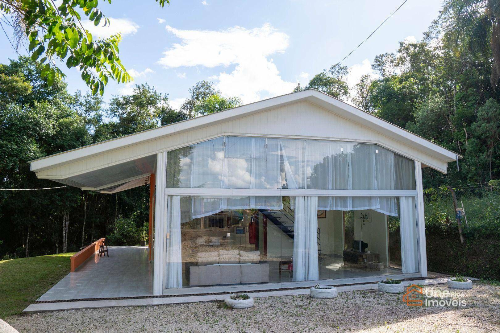 Chácara à venda com 3 quartos, 200m² - Foto 2