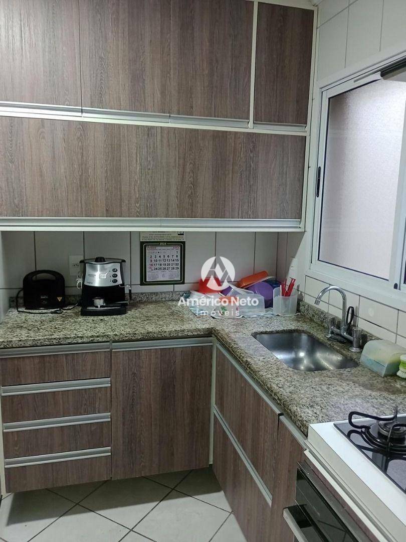 Apartamento à venda com 2 quartos, 70m² - Foto 3