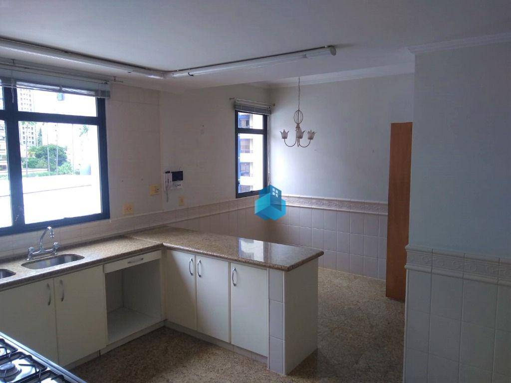 Apartamento à venda com 4 quartos, 245m² - Foto 13