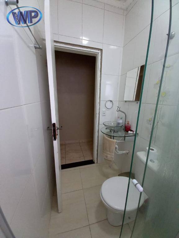 Sobrado à venda com 2 quartos, 240m² - Foto 13