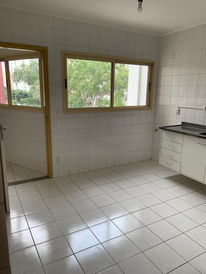 Apartamento para alugar com 4 quartos, 133m² - Foto 6