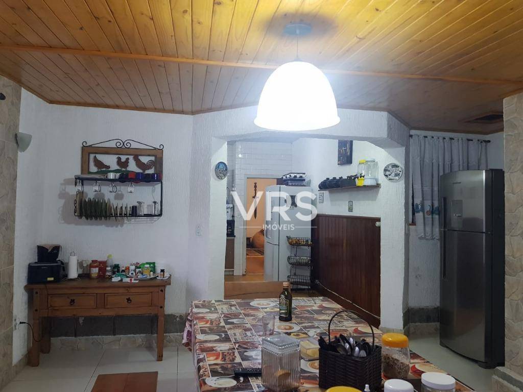 Casa à venda com 16 quartos, 1800m² - Foto 12