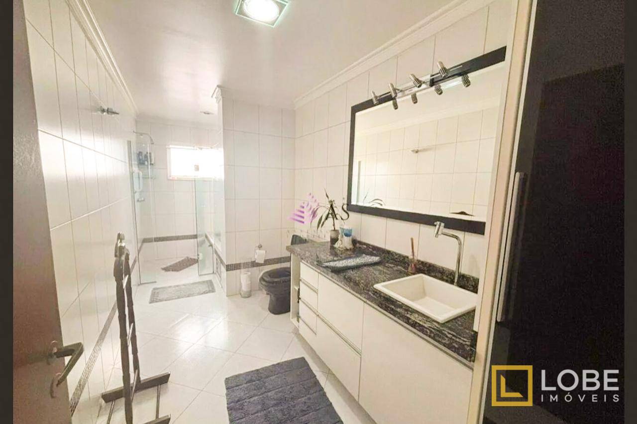 Apartamento à venda com 3 quartos, 203m² - Foto 6