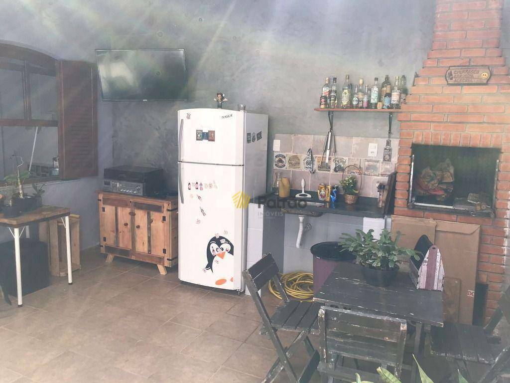 Sobrado à venda com 3 quartos, 170m² - Foto 1