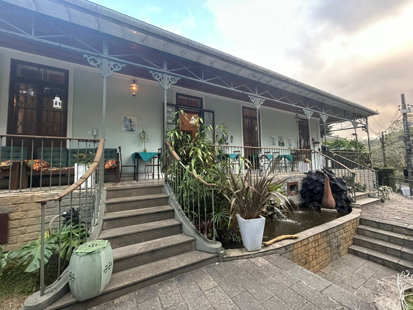 Casa à venda com 10 quartos, 700m² - Foto 1