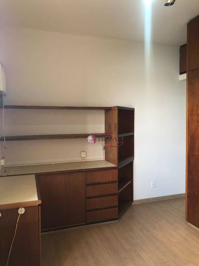 Apartamento para alugar com 4 quartos, 300m² - Foto 16