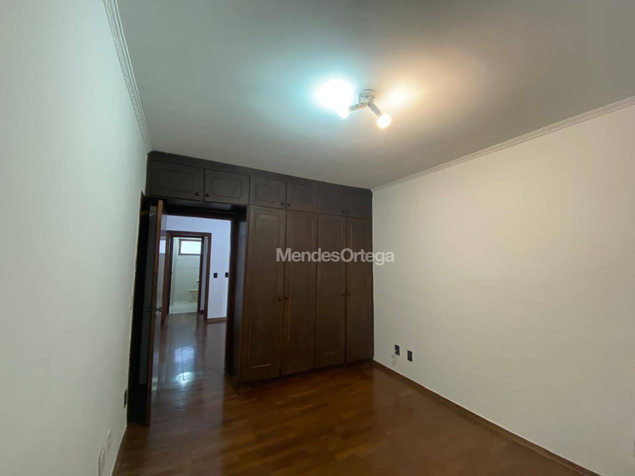 Apartamento para alugar com 3 quartos, 206m² - Foto 16