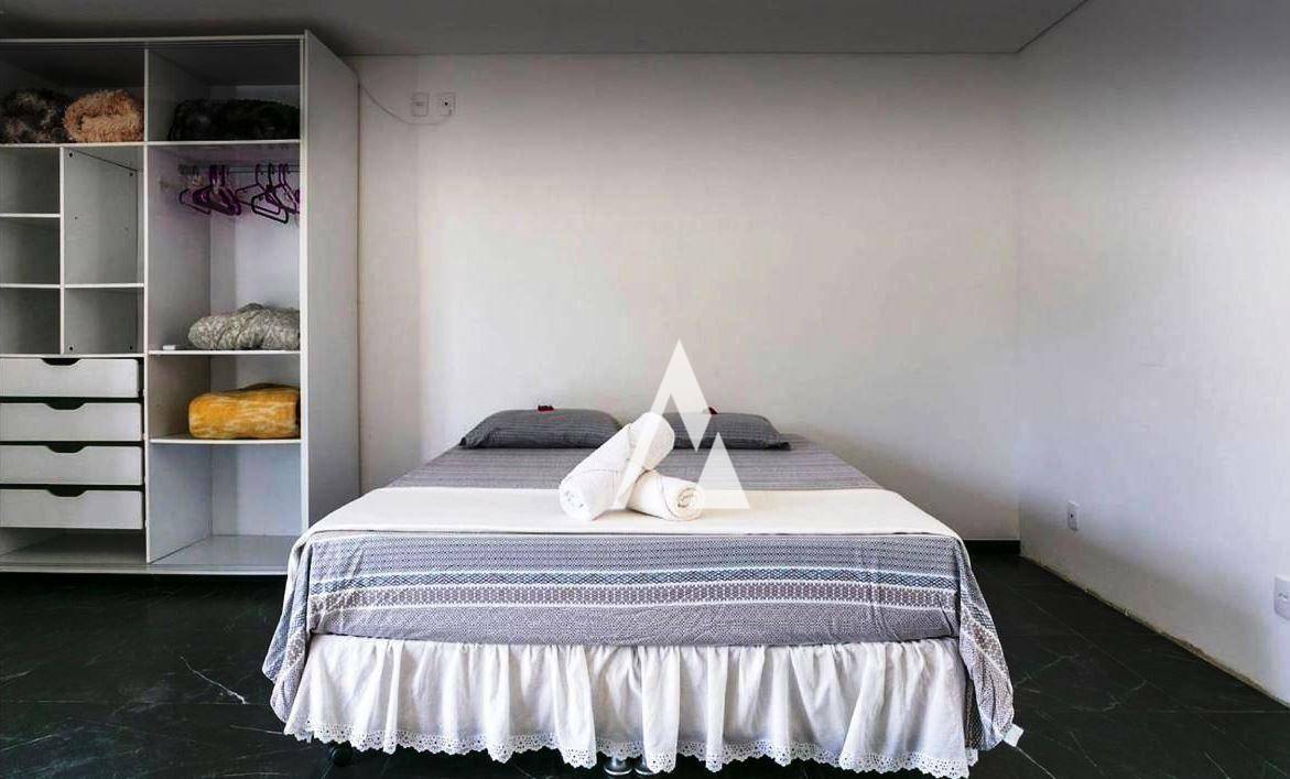 Casa de Condomínio para alugar com 3 quartos, 400m² - Foto 12