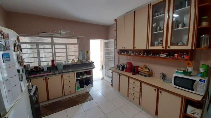 Casa à venda com 4 quartos, 222m² - Foto 16