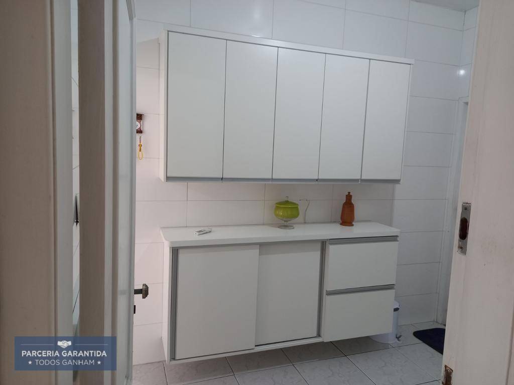 Apartamento à venda com 2 quartos, 70m² - Foto 9