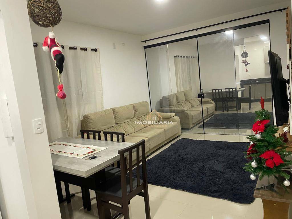 Apartamento à venda com 2 quartos, 70m² - Foto 2