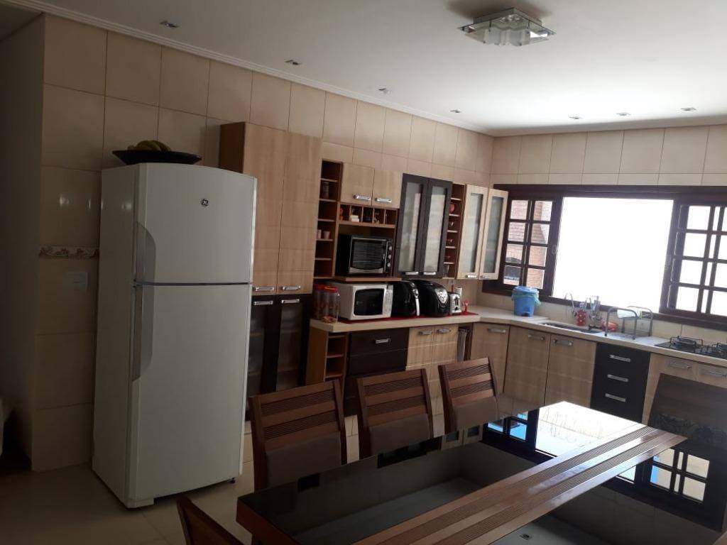 Casa à venda com 3 quartos, 300m² - Foto 16