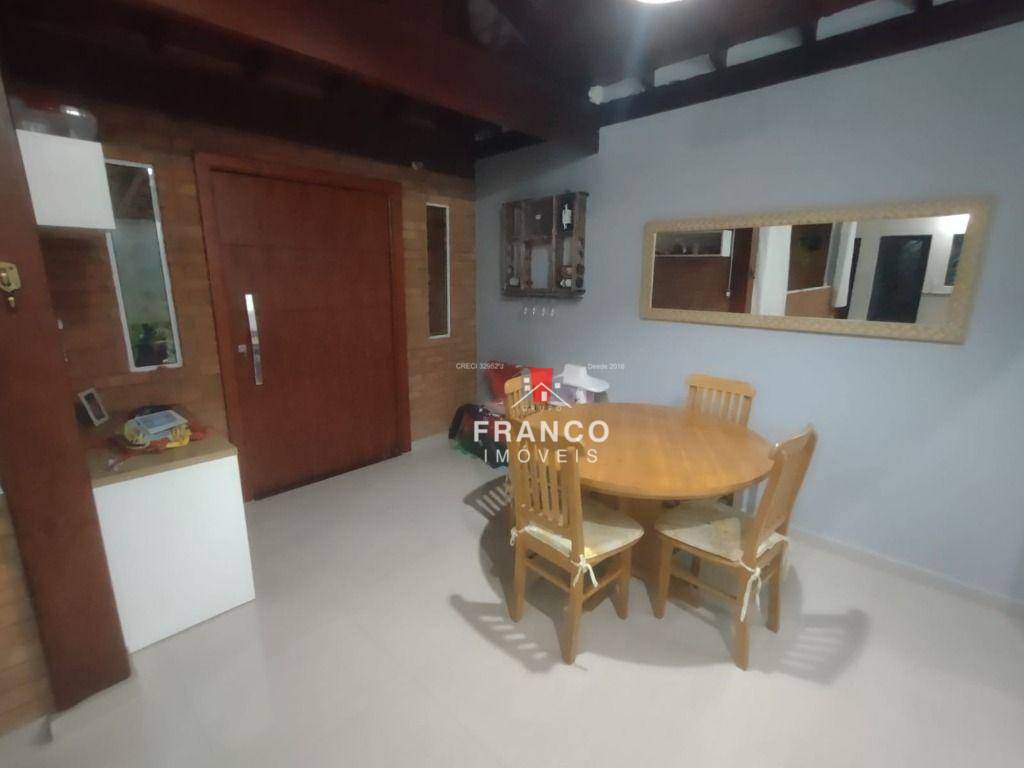 Casa à venda com 3 quartos, 210m² - Foto 19