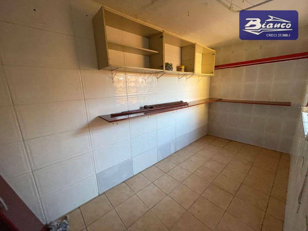 Casa para alugar com 3 quartos, 96m² - Foto 14