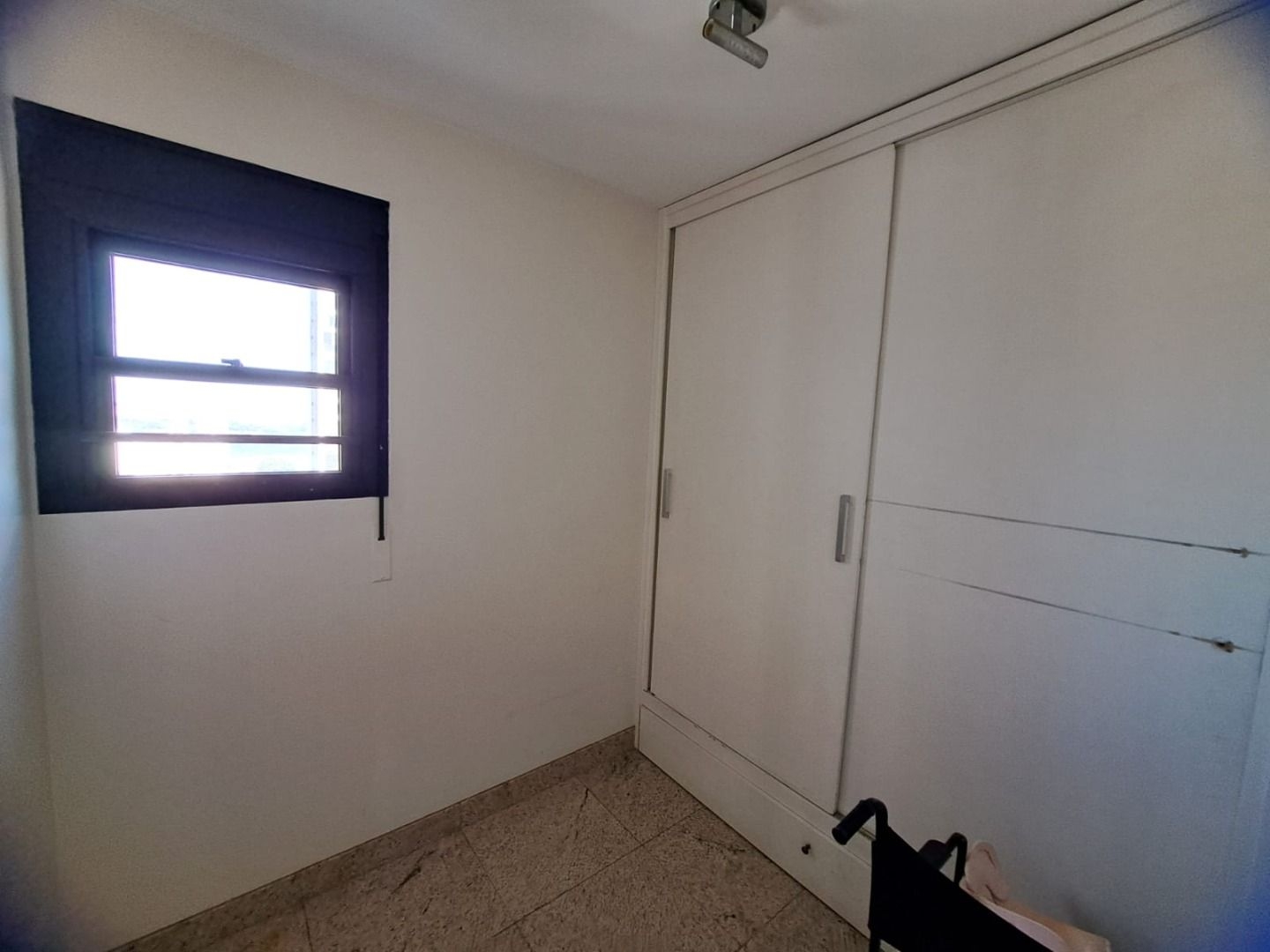 Apartamento para alugar com 4 quartos, 300m² - Foto 3