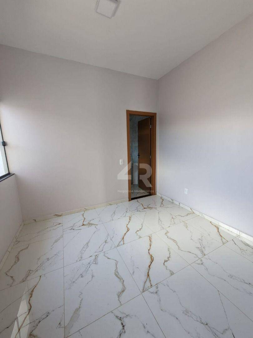 Casa à venda com 2 quartos, 55m² - Foto 9