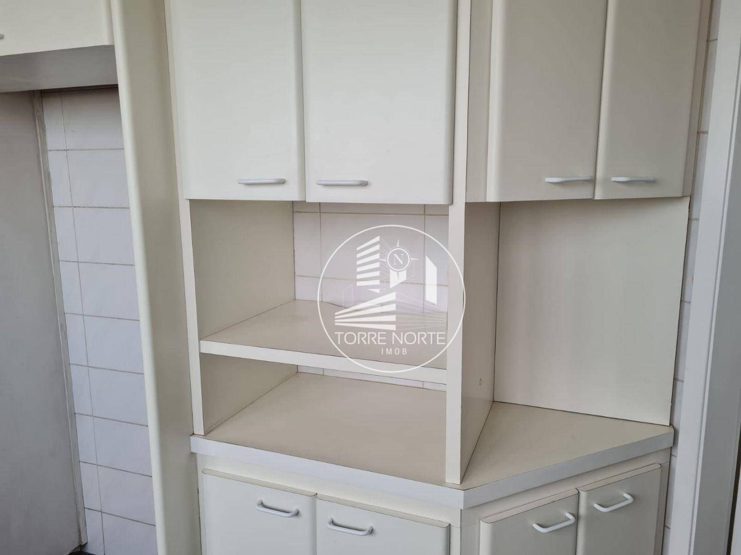 Apartamento à venda com 4 quartos, 220m² - Foto 17