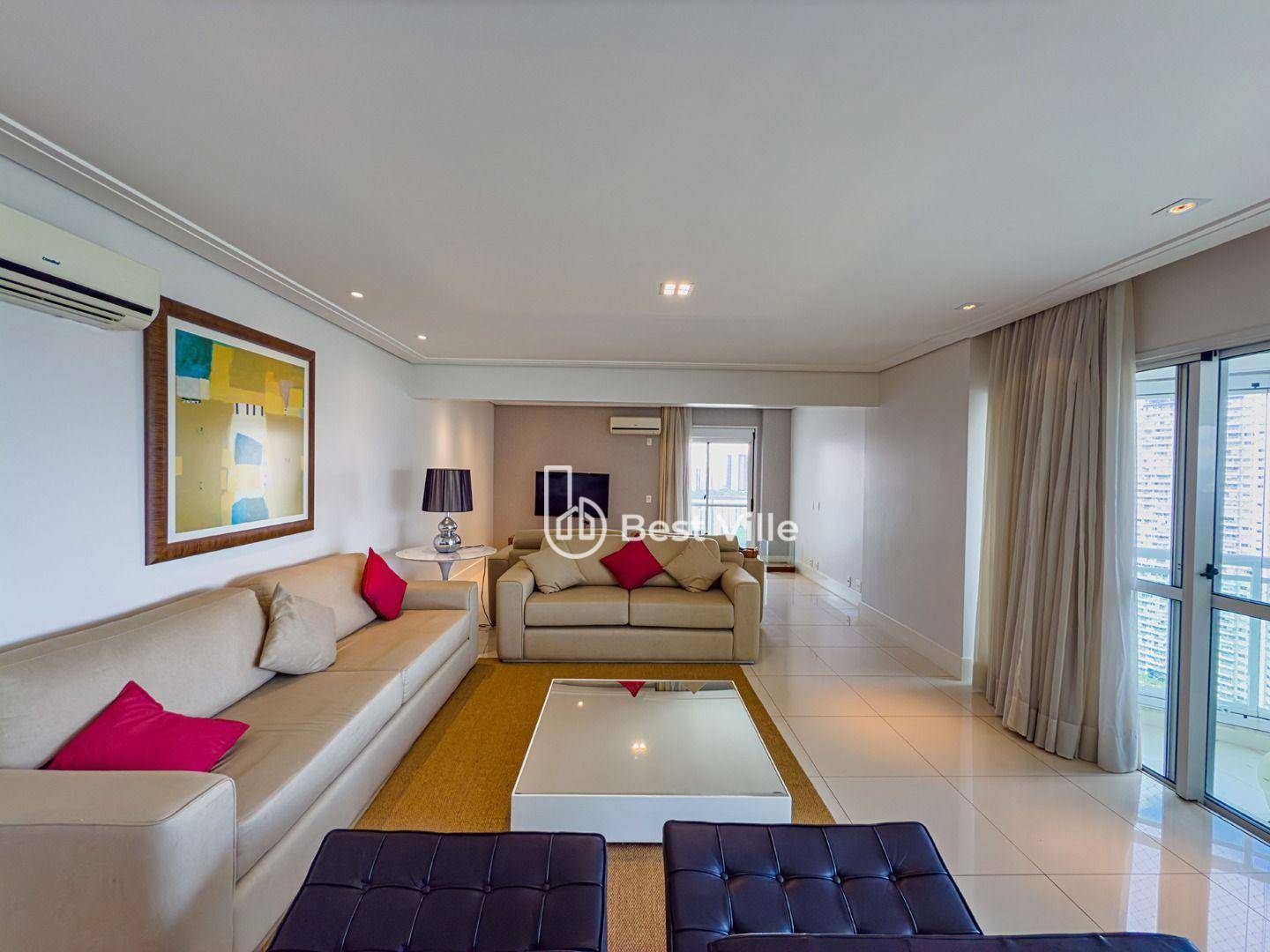 Apartamento à venda com 3 quartos, 261m² - Foto 3
