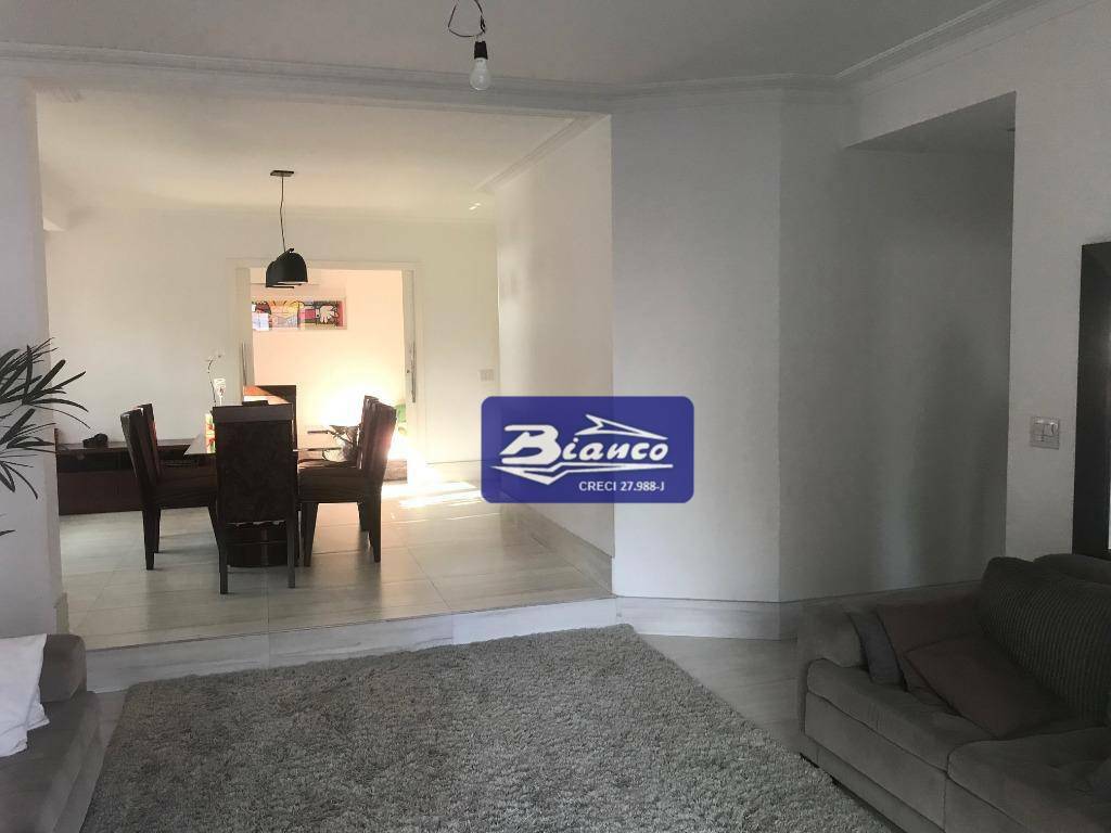 Apartamento à venda com 3 quartos, 200m² - Foto 4