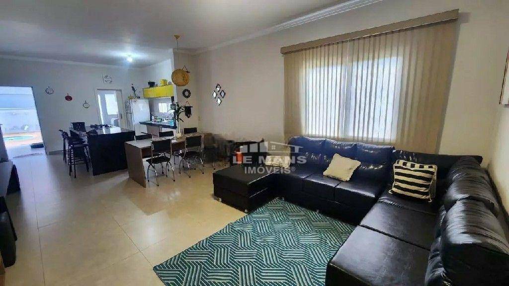 Casa de Condomínio à venda com 3 quartos, 220m² - Foto 1