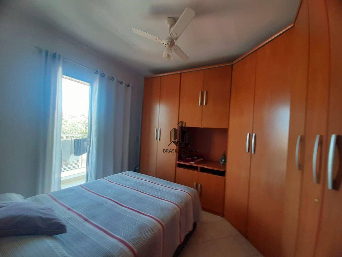 Apartamento à venda com 2 quartos, 70m² - Foto 3