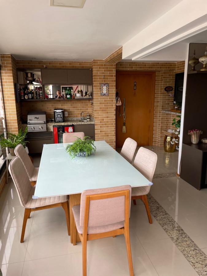 Apartamento à venda com 3 quartos, 130m² - Foto 1