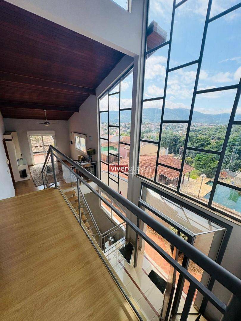 Casa à venda com 3 quartos, 321m² - Foto 4