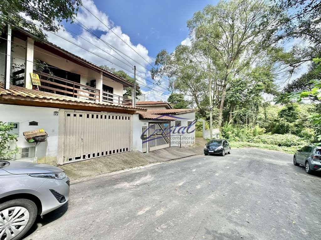 Casa à venda com 2 quartos, 139m² - Foto 2