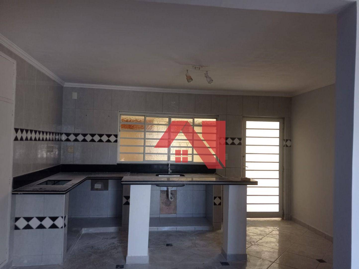 Casa à venda com 2 quartos, 140m² - Foto 1