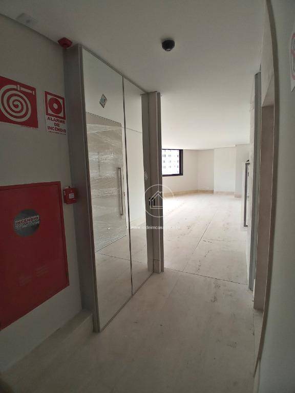 Apartamento à venda com 4 quartos, 186m² - Foto 7