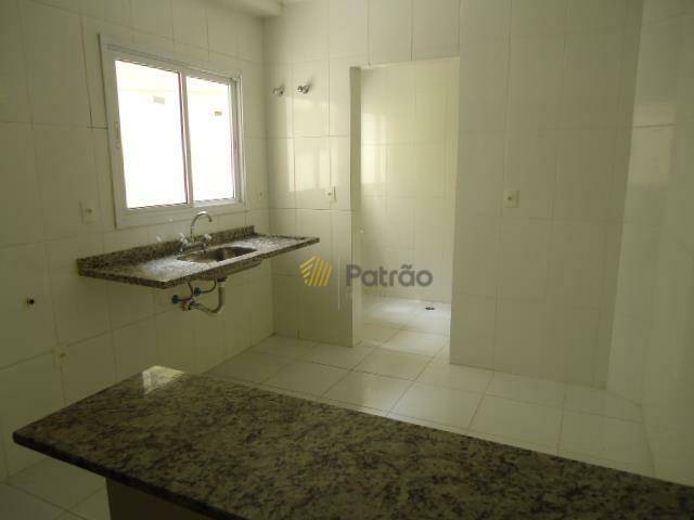 Apartamento à venda com 3 quartos, 107m² - Foto 6