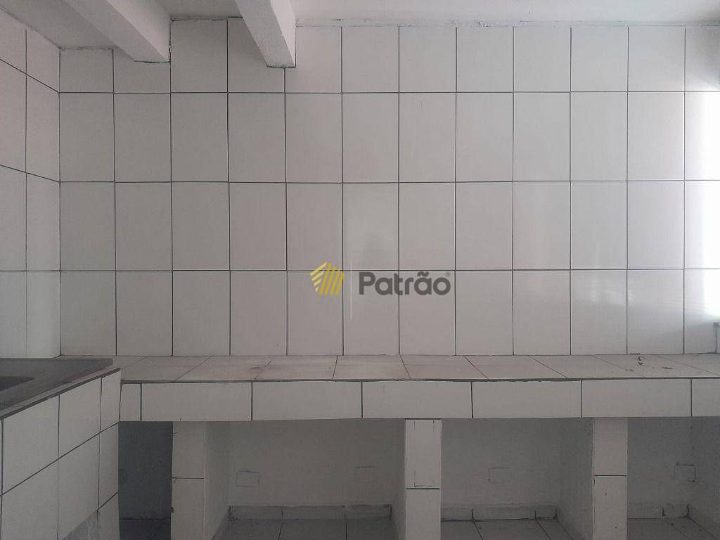 Sobrado para alugar com 3 quartos, 180m² - Foto 13