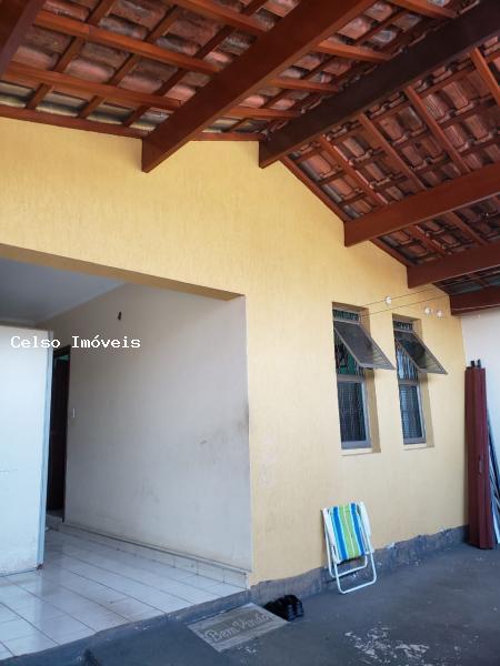 Casa à venda com 2 quartos, 146m² - Foto 1