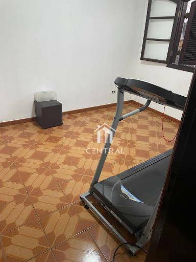 Sobrado à venda com 3 quartos, 180m² - Foto 2